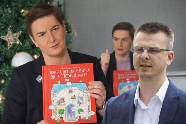 BRNABIĆ PONOVO ZAPALILA TIKTOK: Dva novogodišnja poklona za Parandilovića (VIDEO)